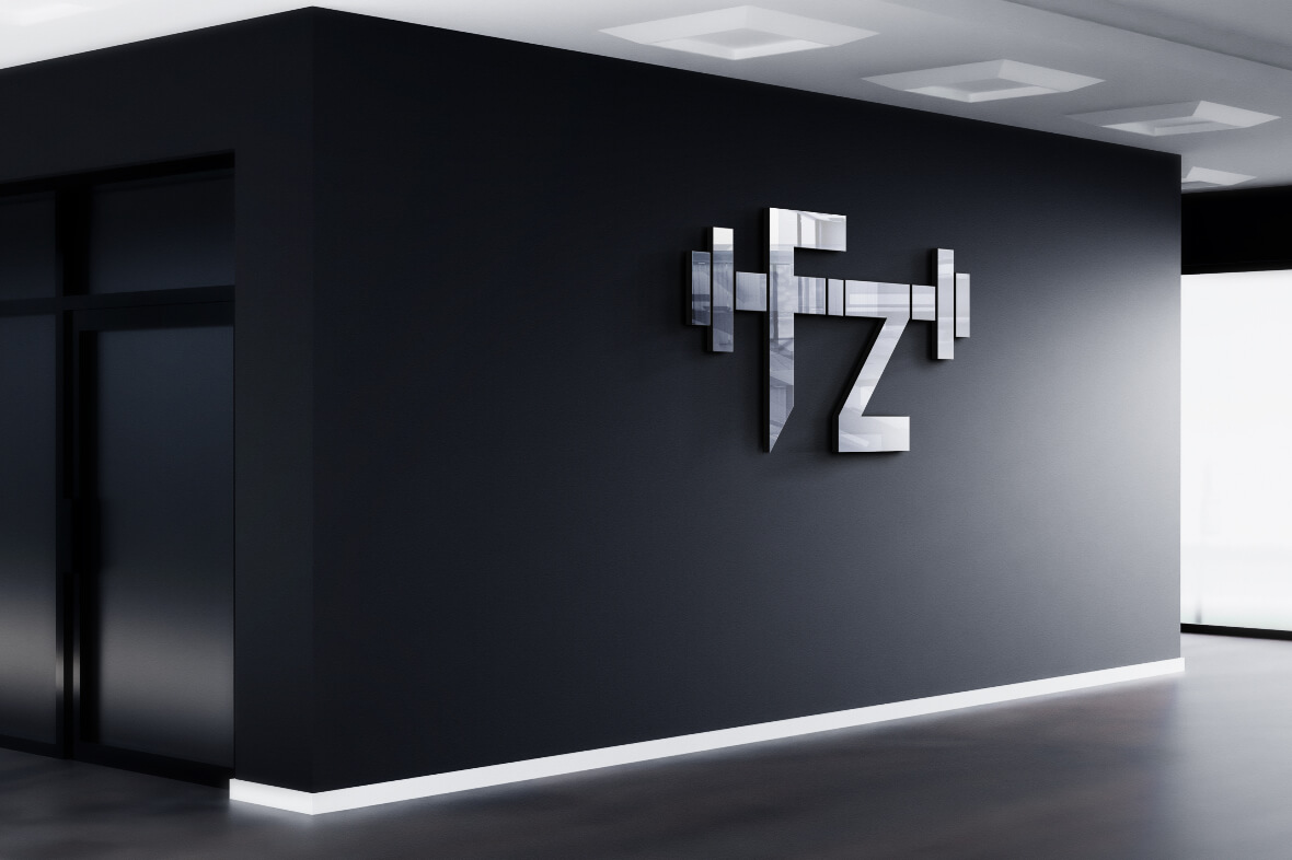 FitZone logó az edzőterem falán